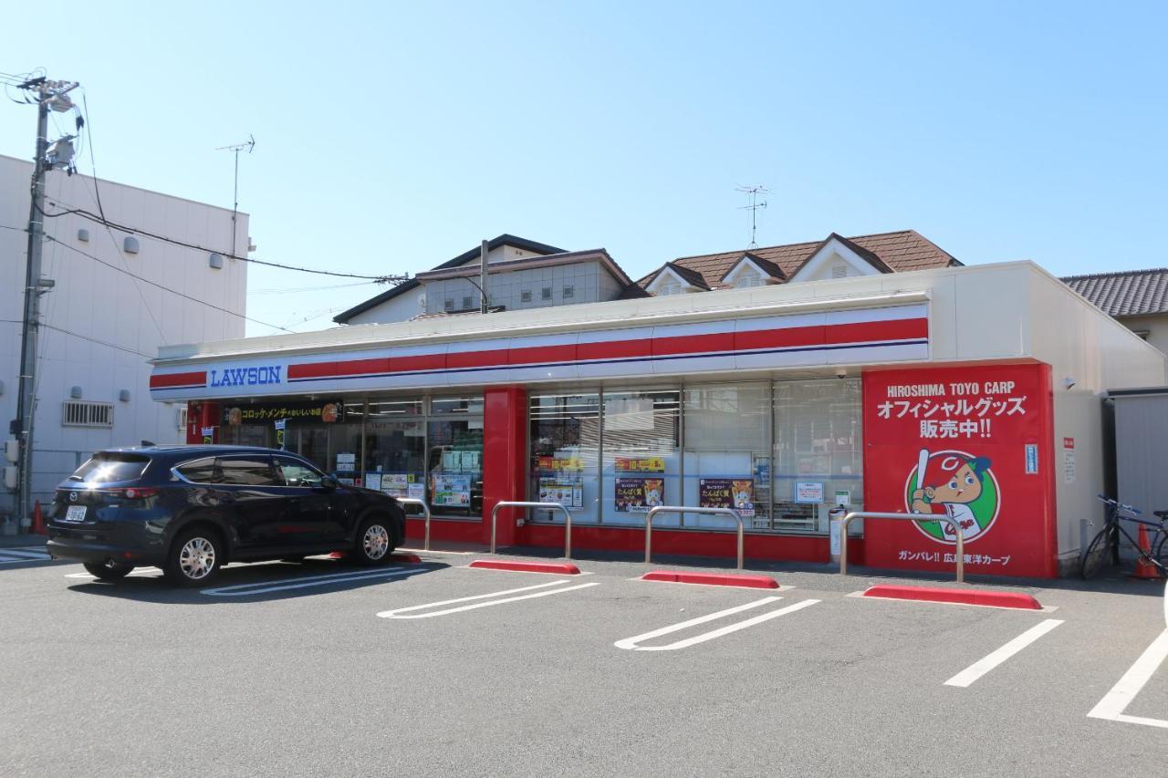 Hostel Red Helmet House & Sports Bar Hiroshima Exterior foto
