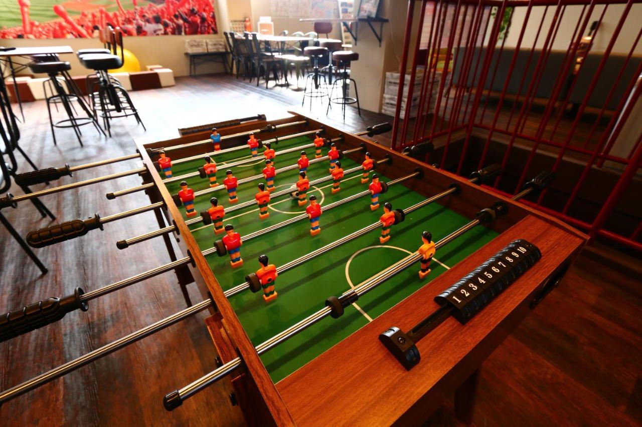 Hostel Red Helmet House & Sports Bar Hiroshima Exterior foto