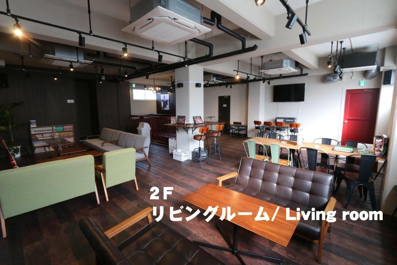 Hostel Red Helmet House & Sports Bar Hiroshima Exterior foto