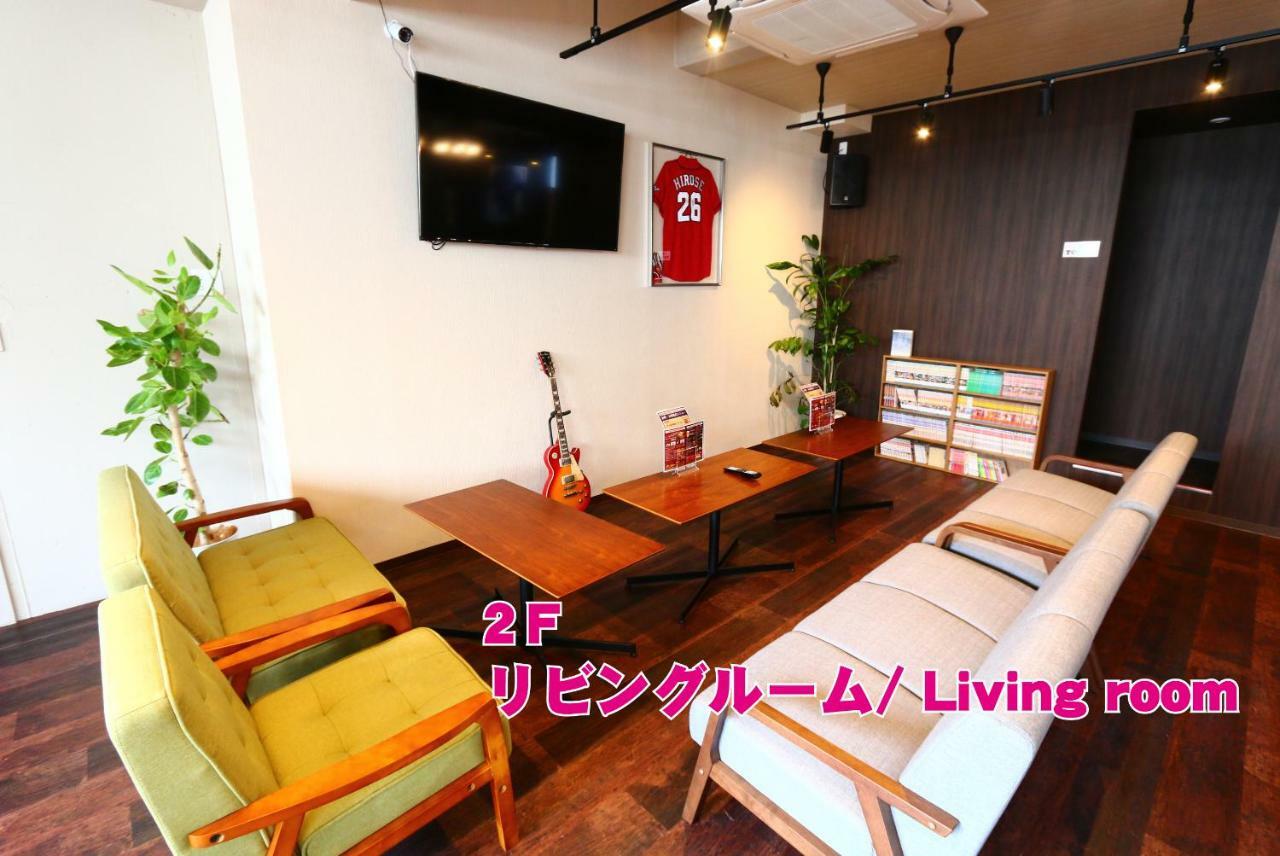 Hostel Red Helmet House & Sports Bar Hiroshima Exterior foto