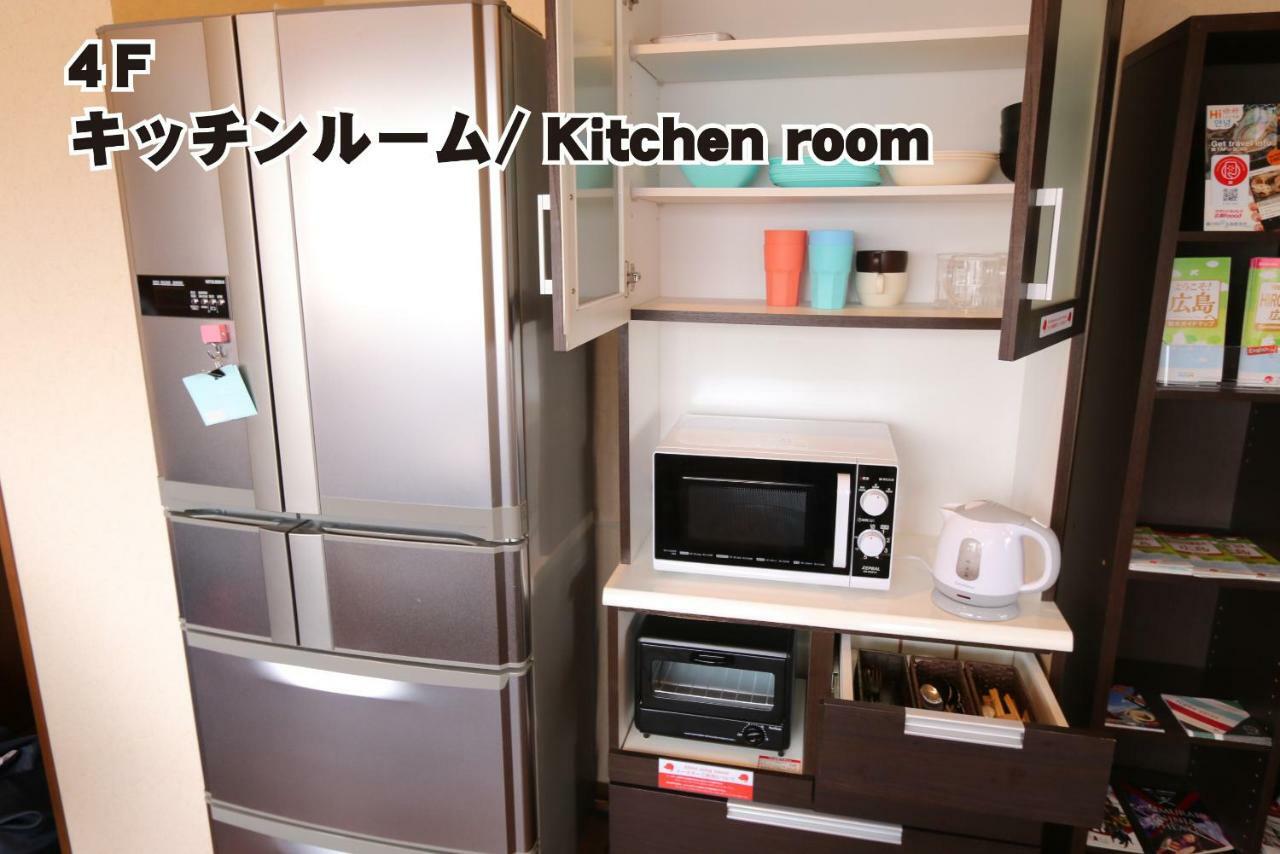 Hostel Red Helmet House & Sports Bar Hiroshima Exterior foto